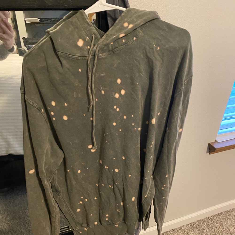 Womens green sweatshirt
